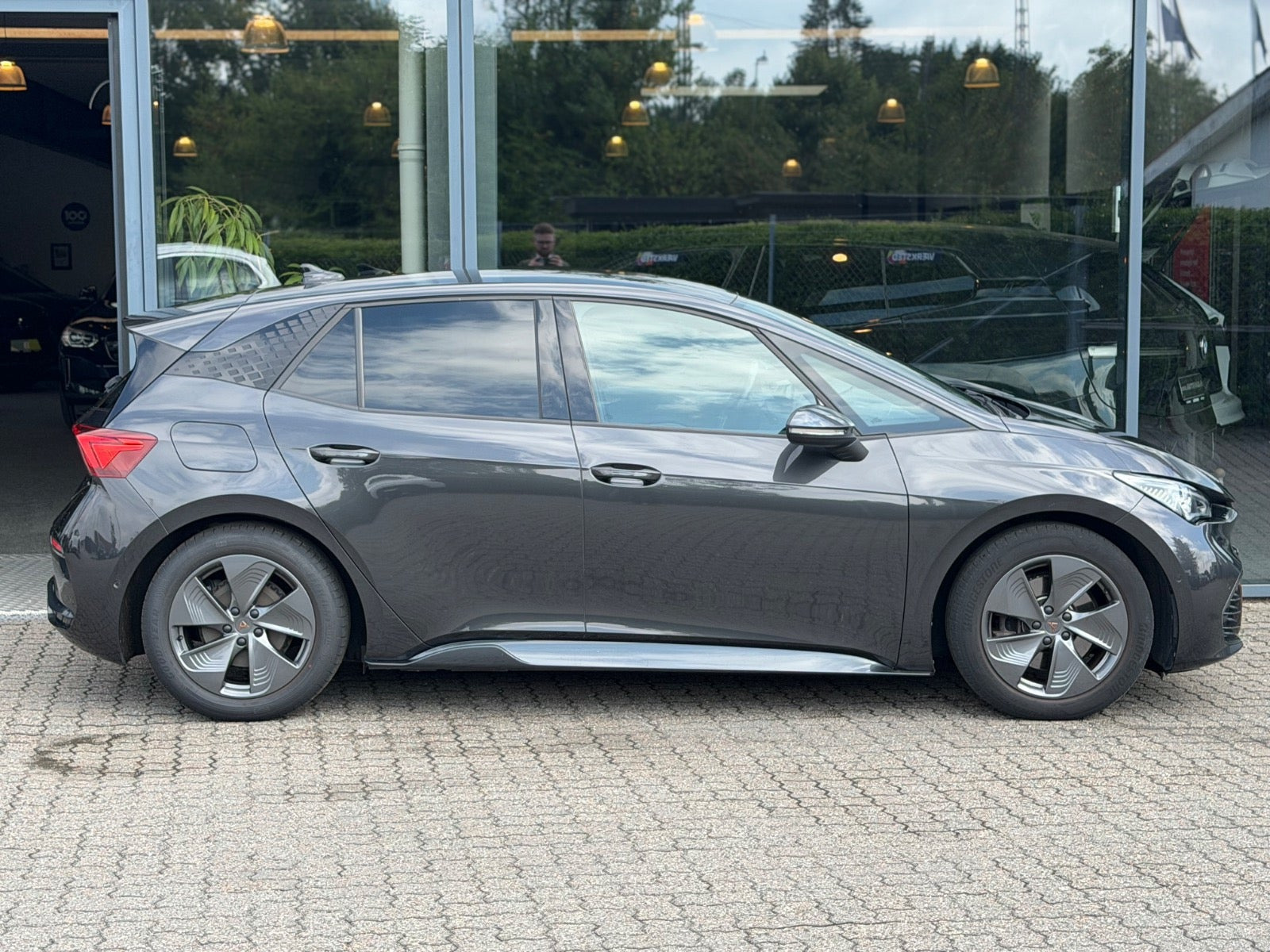 Grå Cupra Born fra 2022