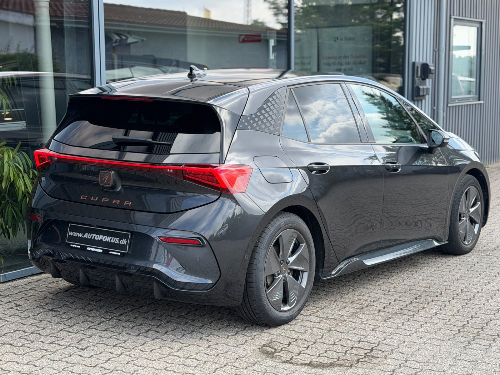 Grå Cupra Born fra 2022
