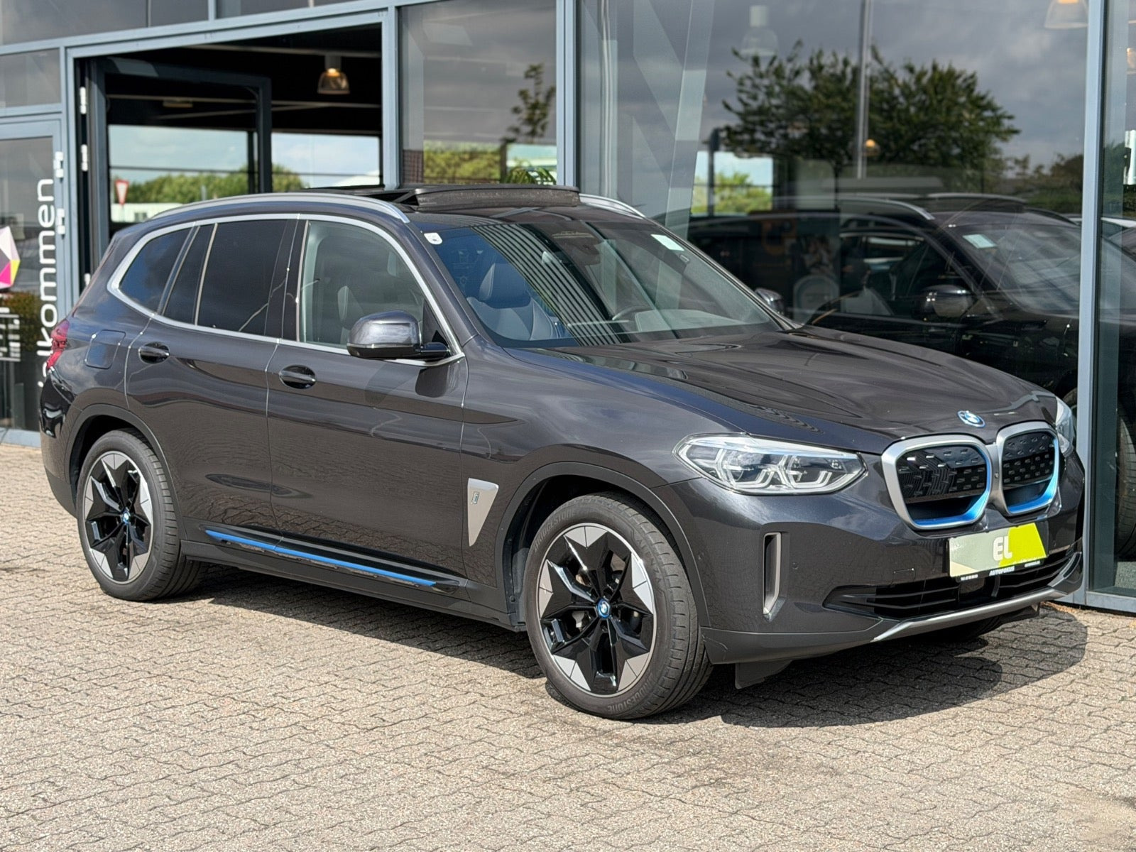BMW iX3 Charged Plus