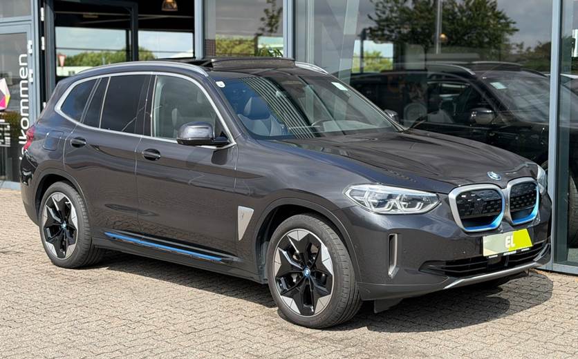BMW iX3 Charged Plus