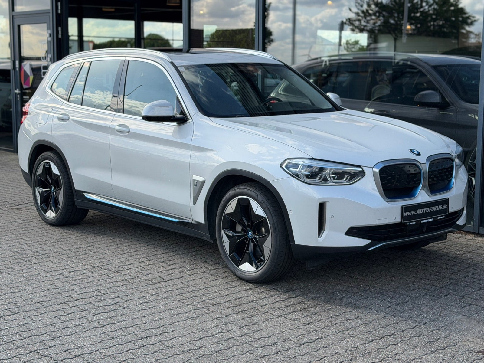 BMW iX3 Charged Plus
