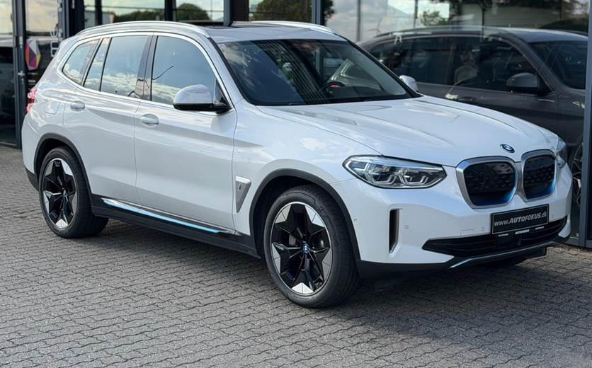 BMW iX3 Charged Plus