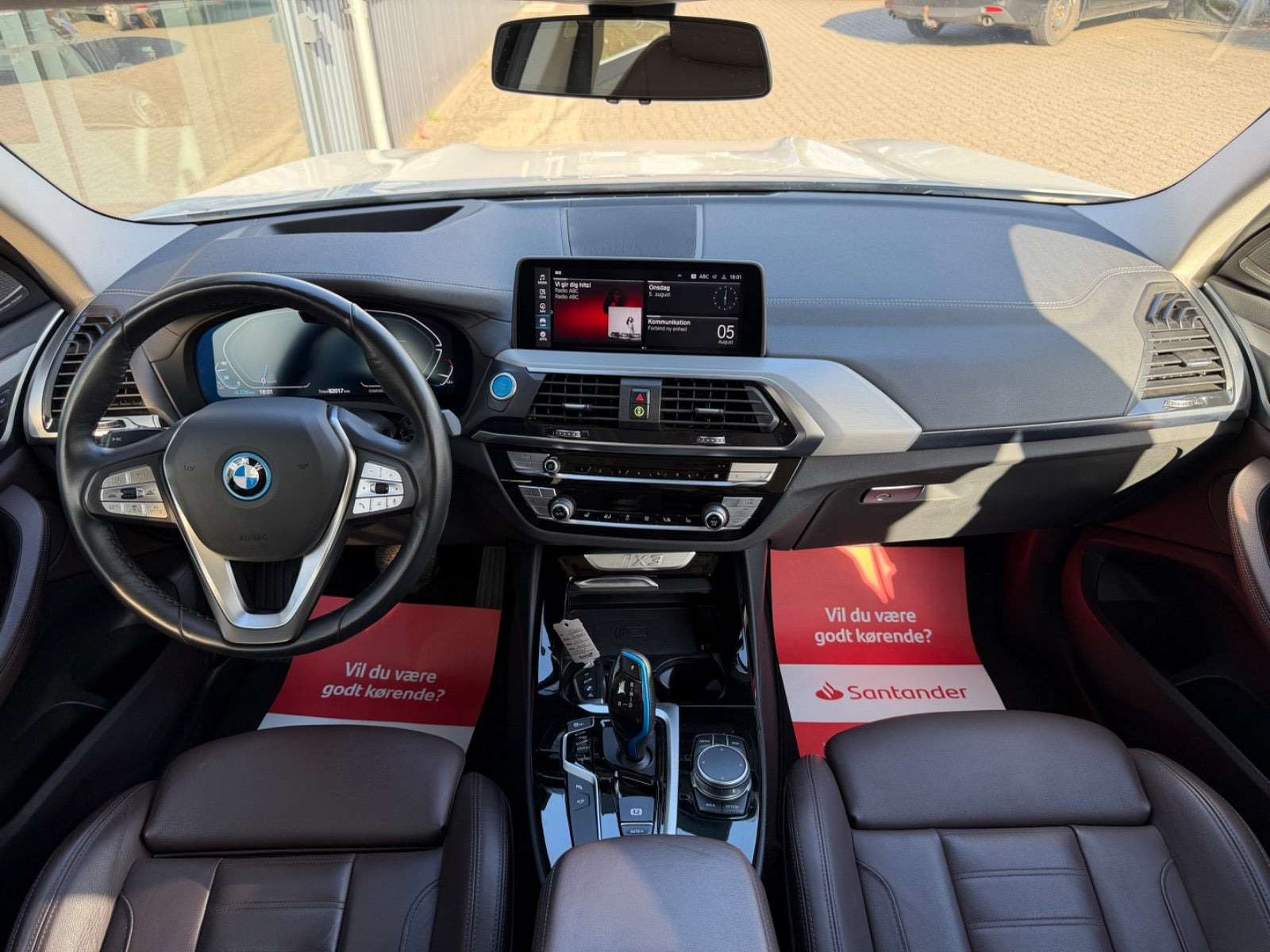 Hvid BMW iX3 fra 2021