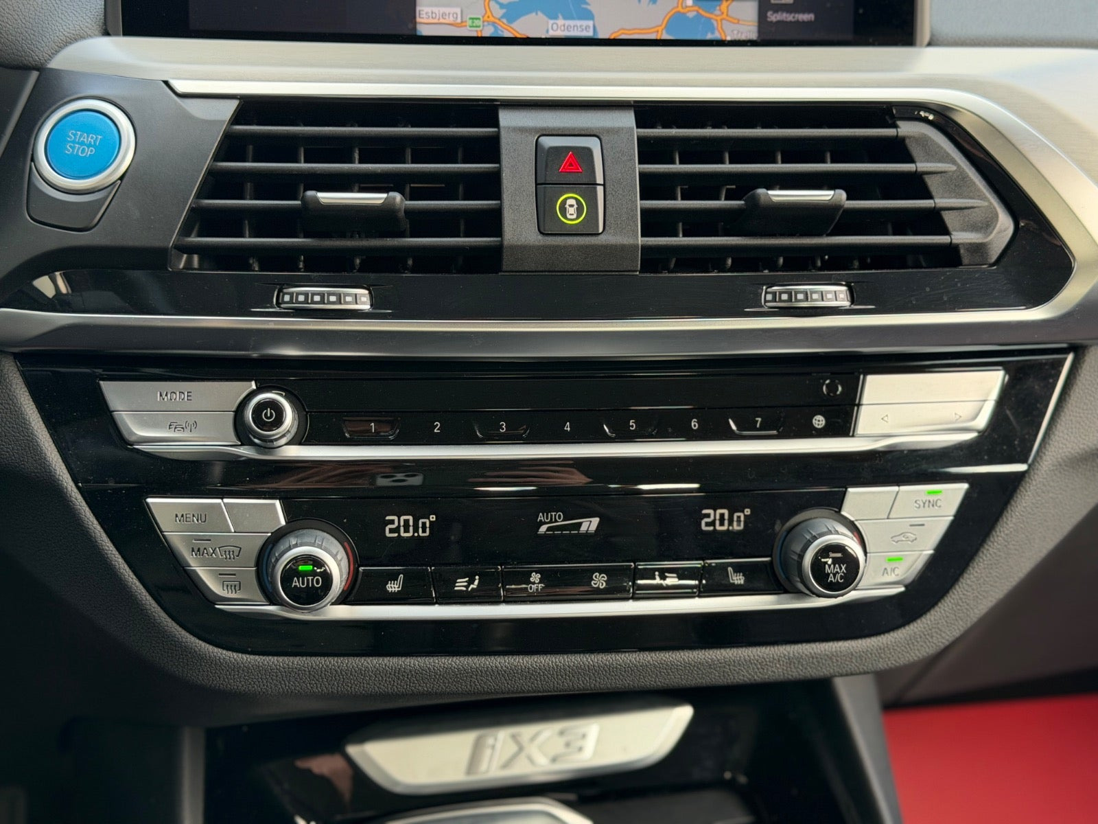 Hvid BMW iX3 fra 2021