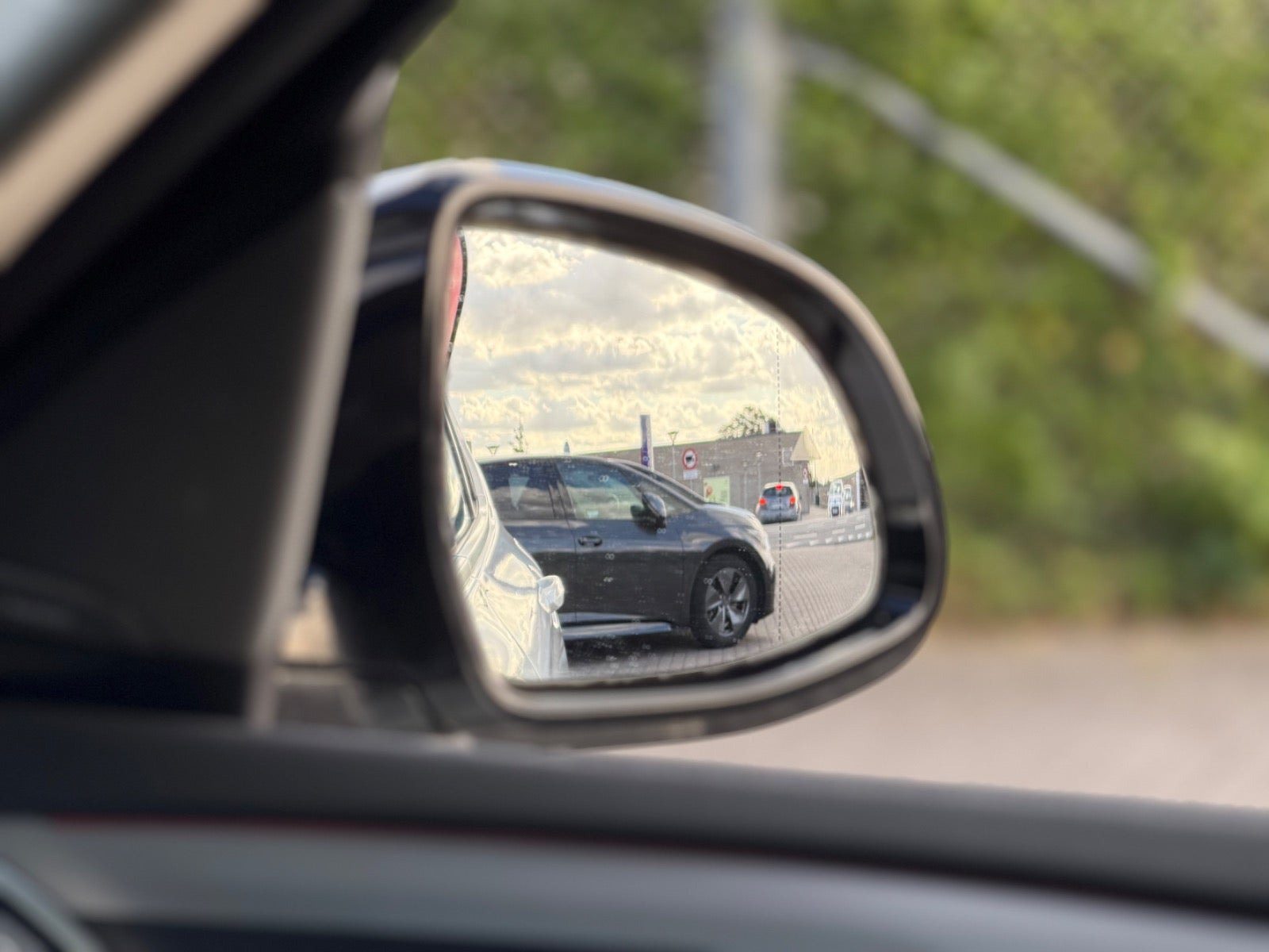 Hvid BMW iX3 fra 2021