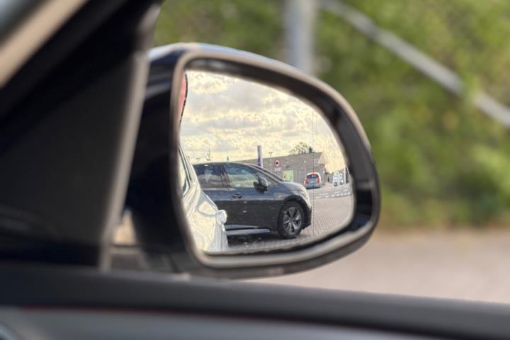 Hvid BMW iX3 fra 2021