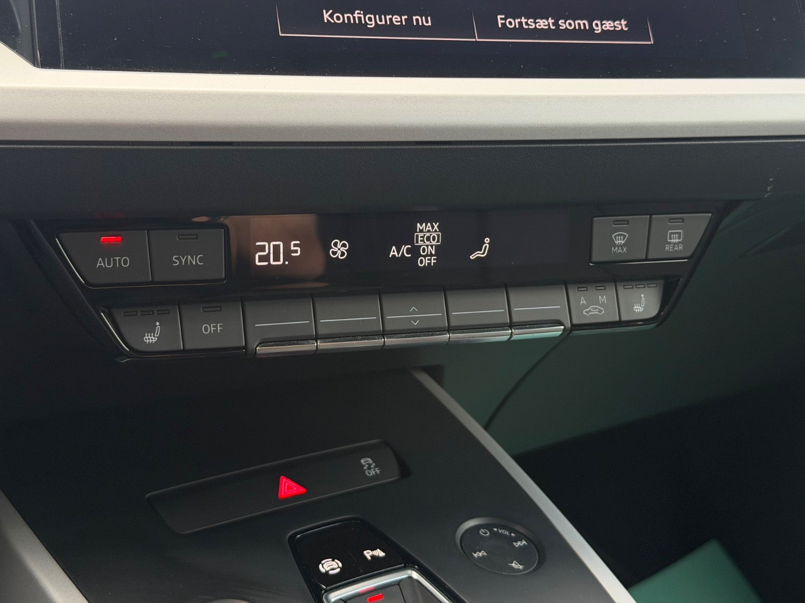Sølv Audi Q4 e-tron fra 2022