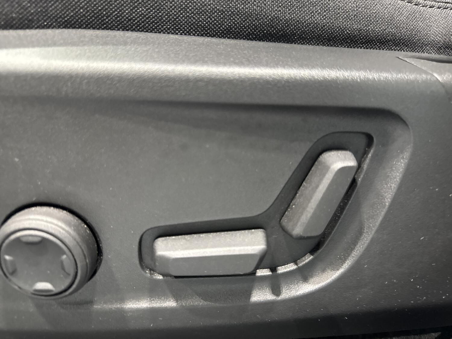 Grå Volvo EX40 fra 2025