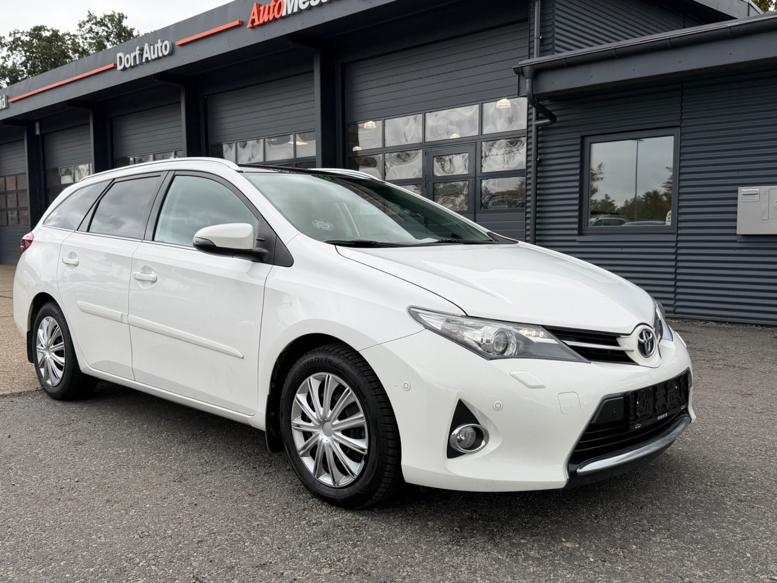 Toyota Auris 1,6 T2 Touring Sports