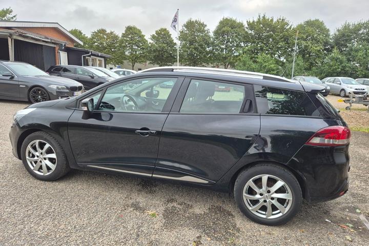 Grøn Renault Clio IV fra 2016