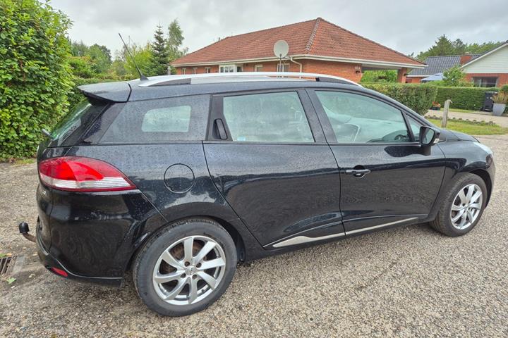 Grøn Renault Clio IV fra 2016