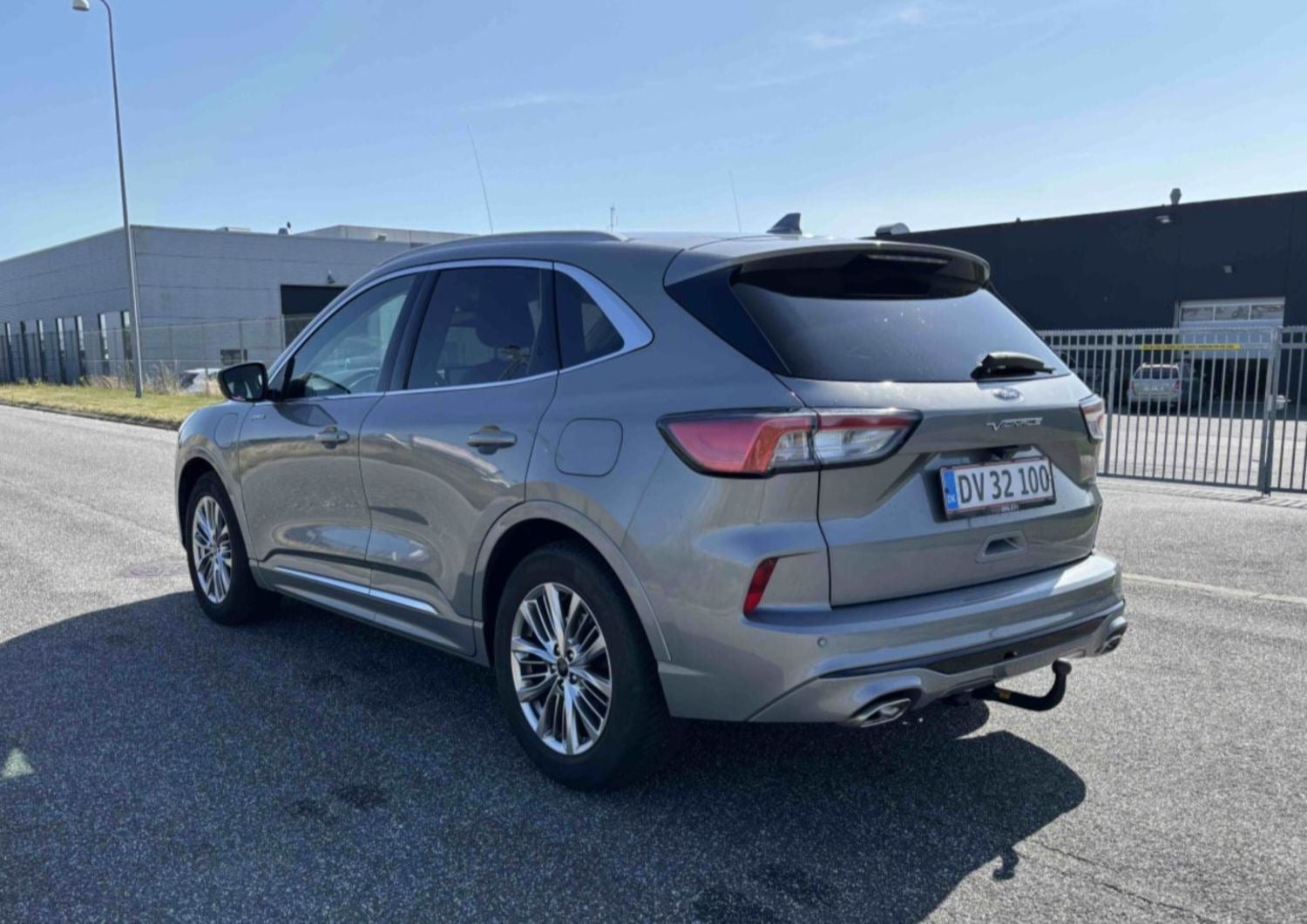 Beige Ford Kuga fra 2021