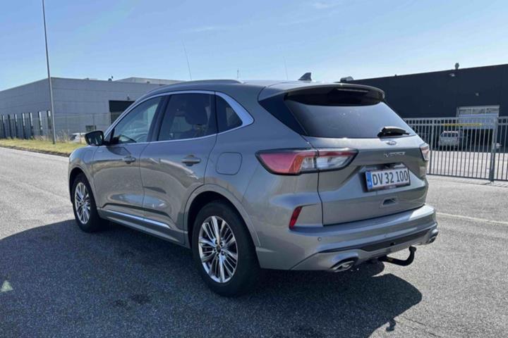 Beige Ford Kuga fra 2021