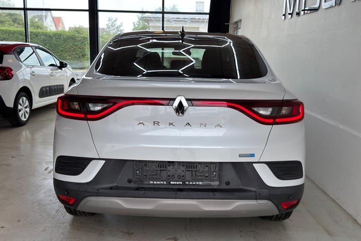 Hvid Renault Arkana fra 2022