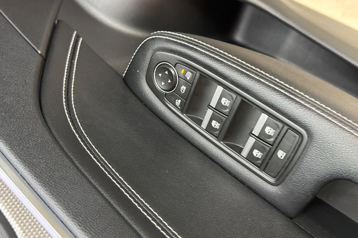 Hvid Renault Arkana fra 2022