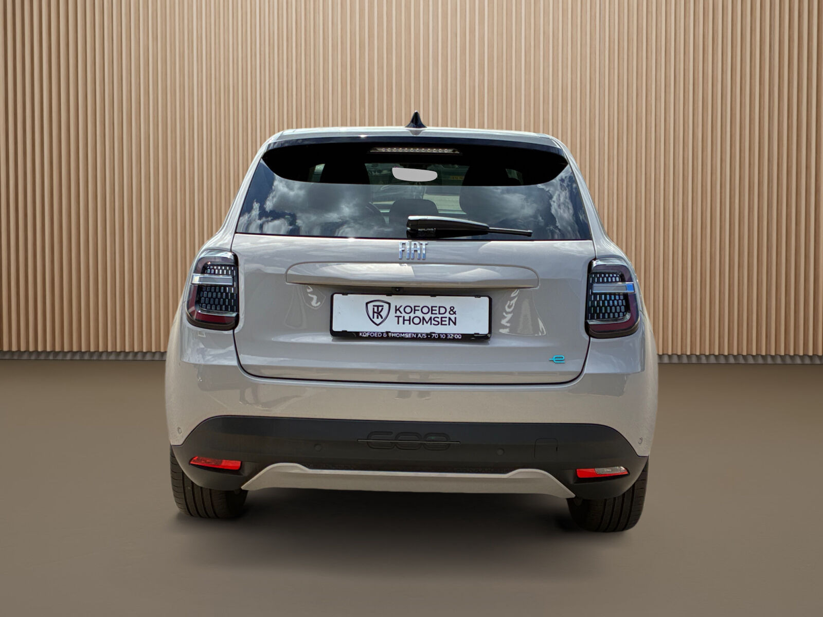 Beige Fiat 600e fra 2024