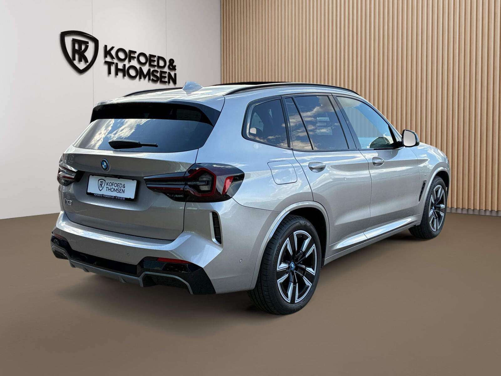 Grå BMW iX3 fra 2024