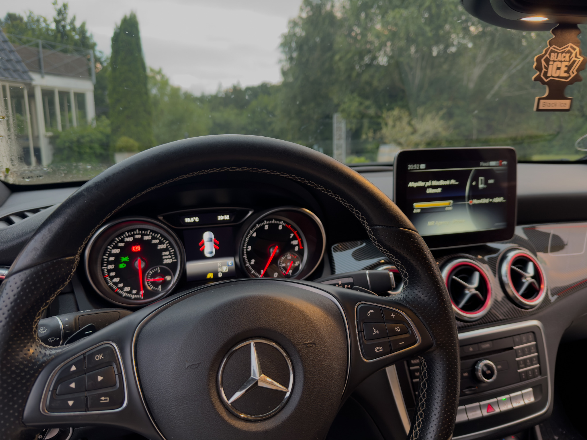 Sort Mercedes CLA fra 2019