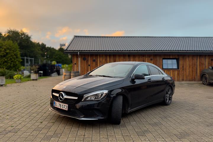 Sort Mercedes CLA fra 2019