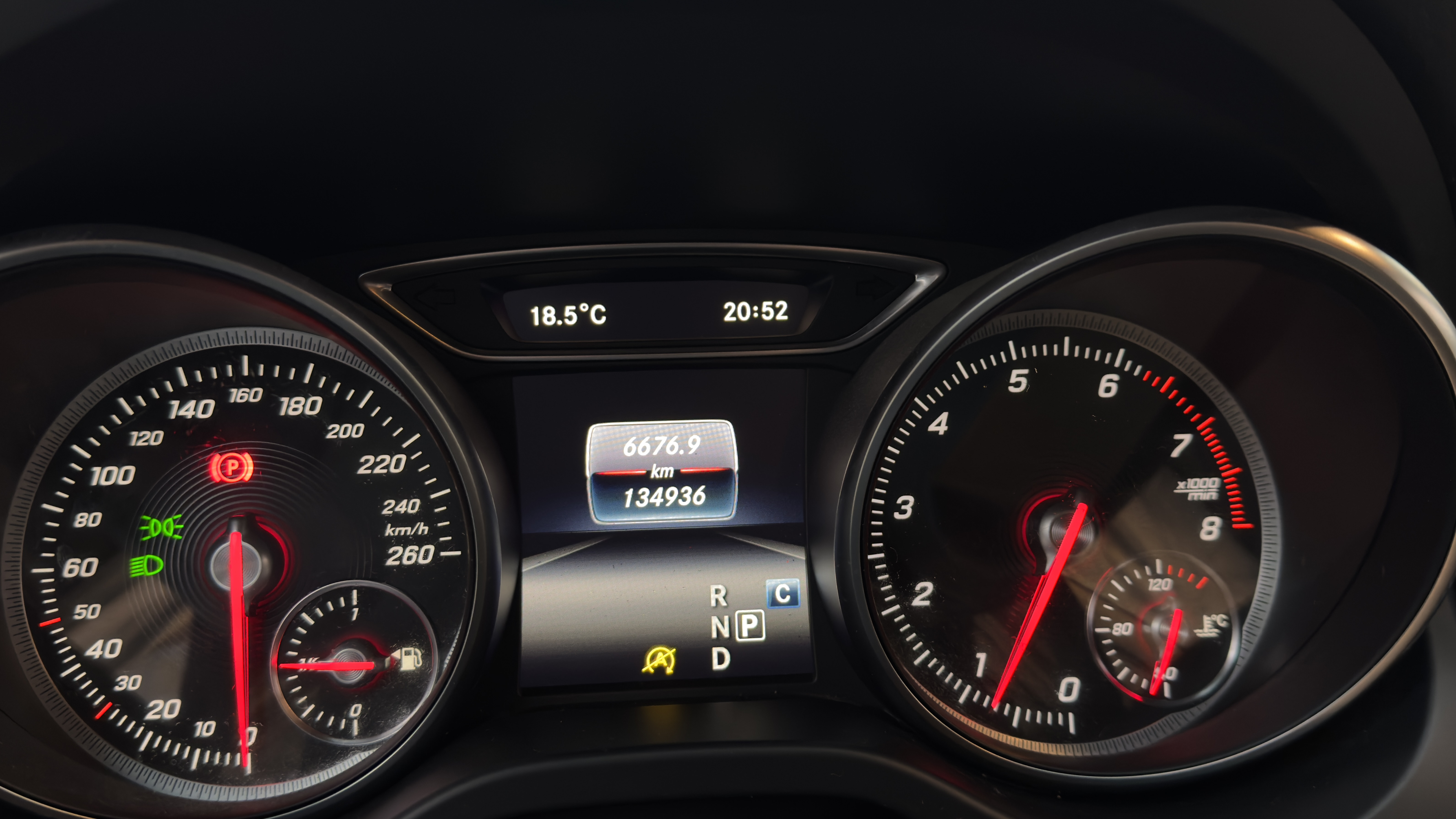 Sort Mercedes CLA fra 2019