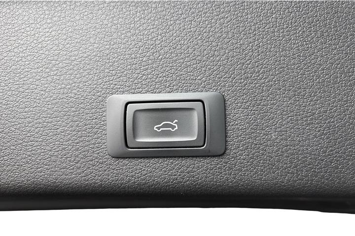 Blå Audi e-tron fra 2022