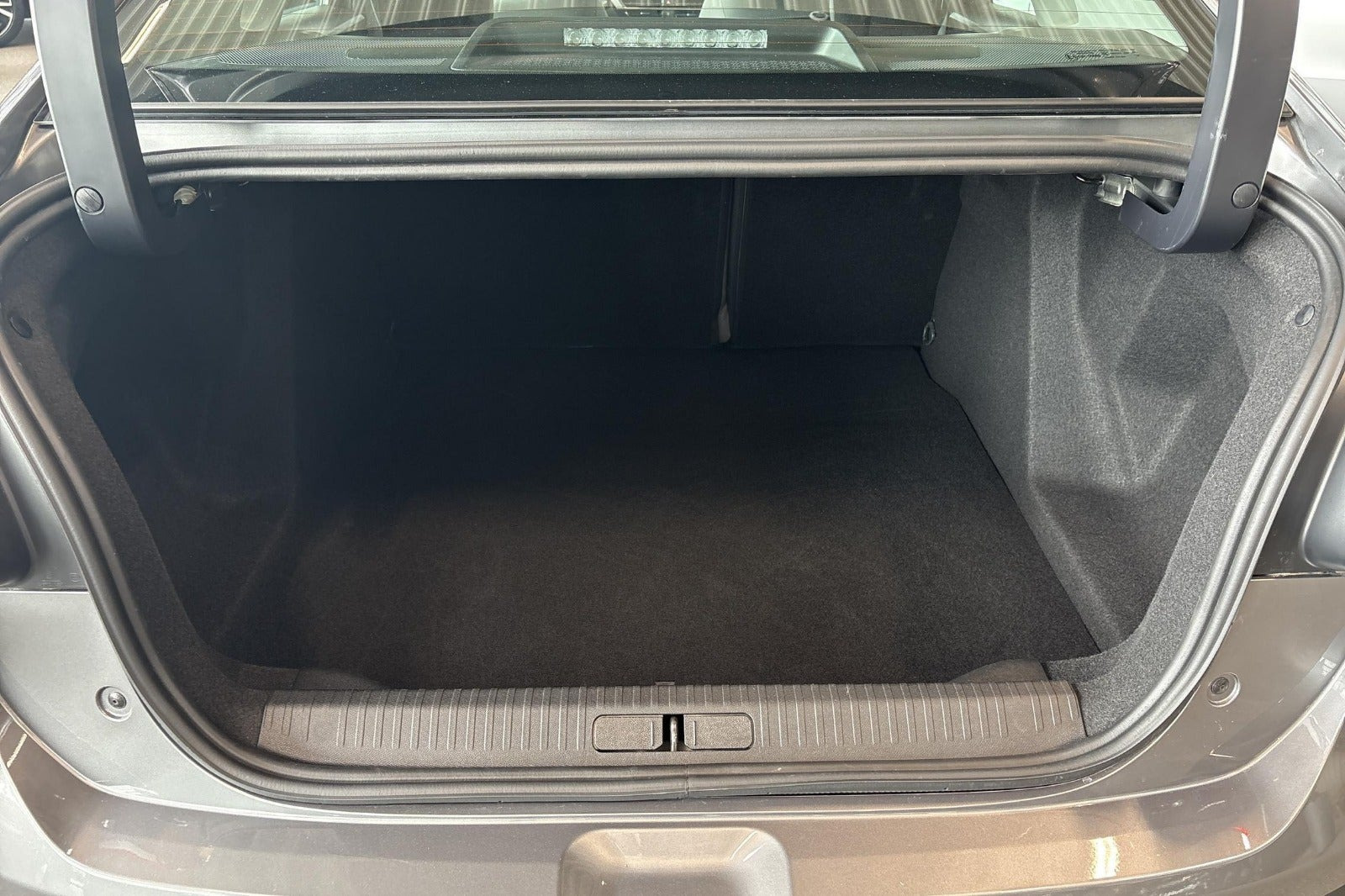 Sølv Citroën ë-C4 fra 2025