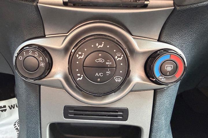 undefined Ford Fiesta fra 2010