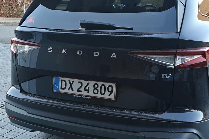 Sort Skoda Enyaq iV fra 2023