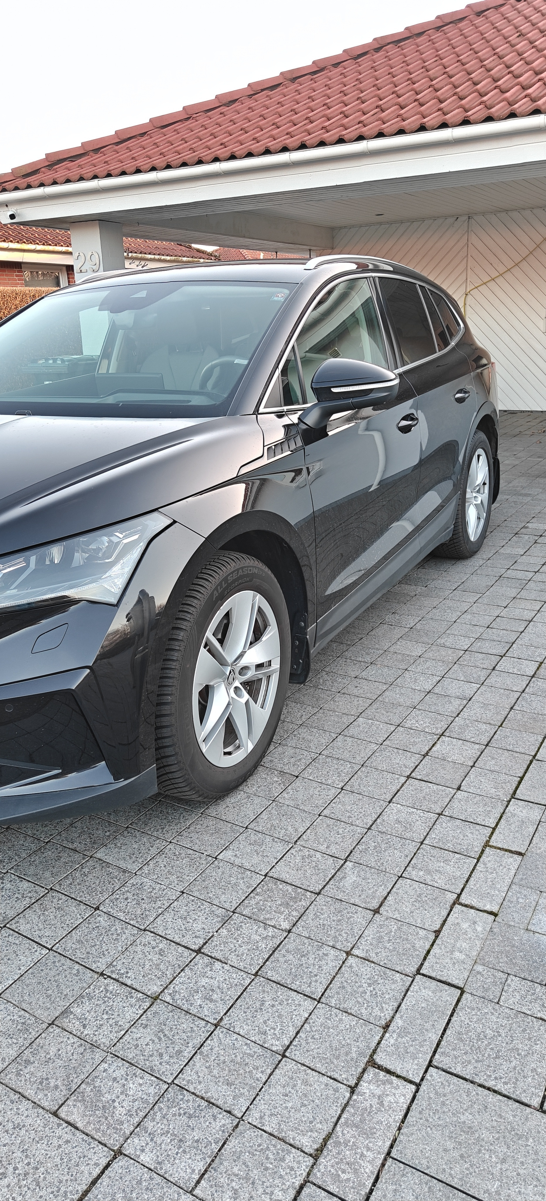 Sort Skoda Enyaq iV fra 2023
