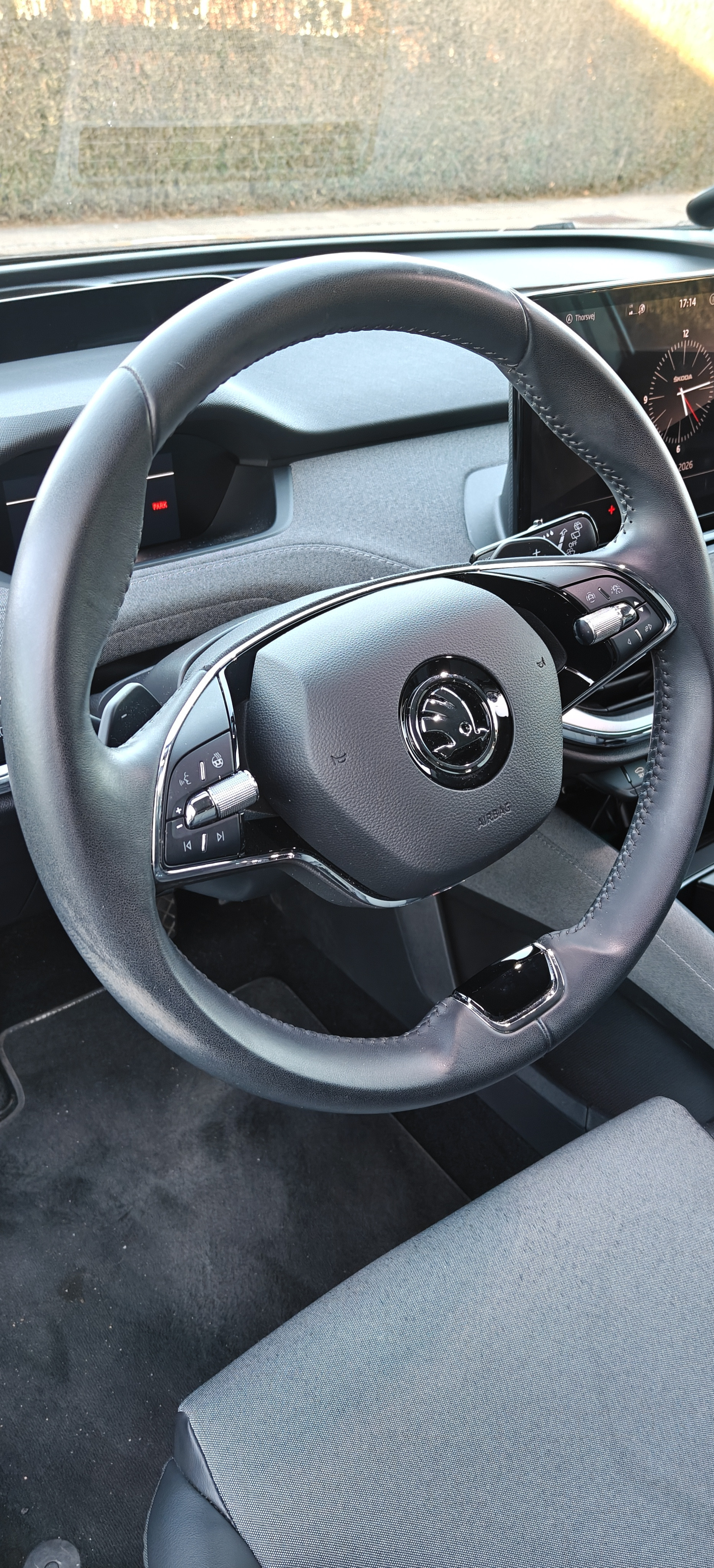Sort Skoda Enyaq iV fra 2023
