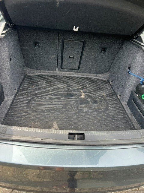 Grå Skoda Octavia fra 2014