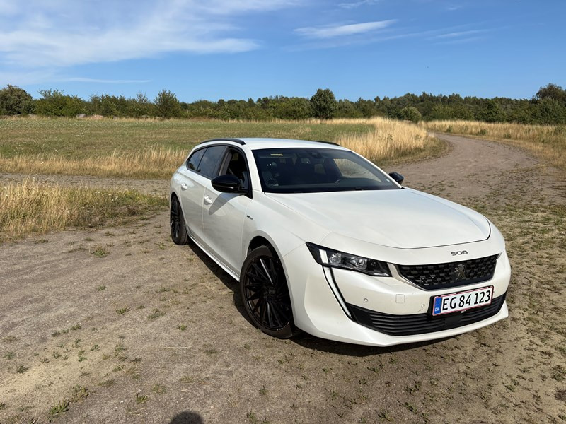 Peugeot 508 HYBRID 225 SW EAT8