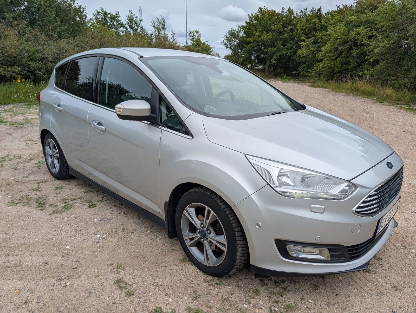 Sølv Ford C-MAX fra 2018