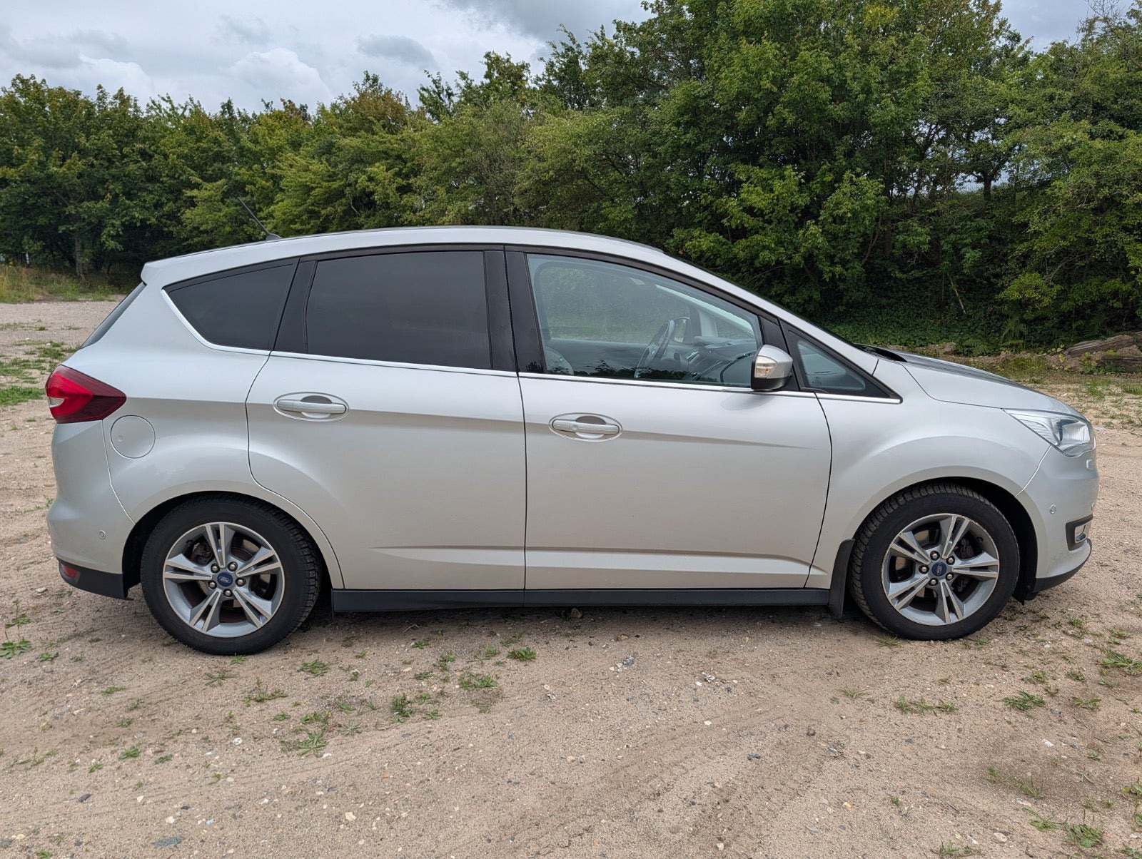 Sølv Ford C-MAX fra 2018