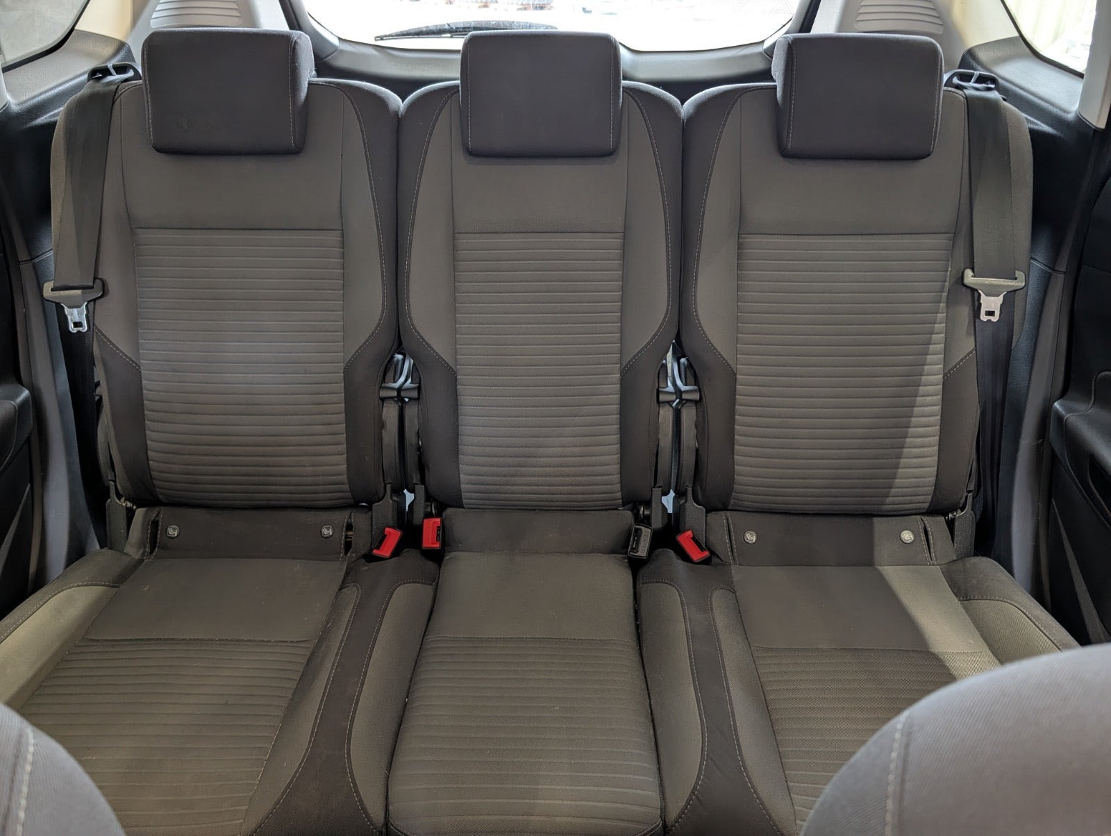 Sølv Ford C-MAX fra 2018