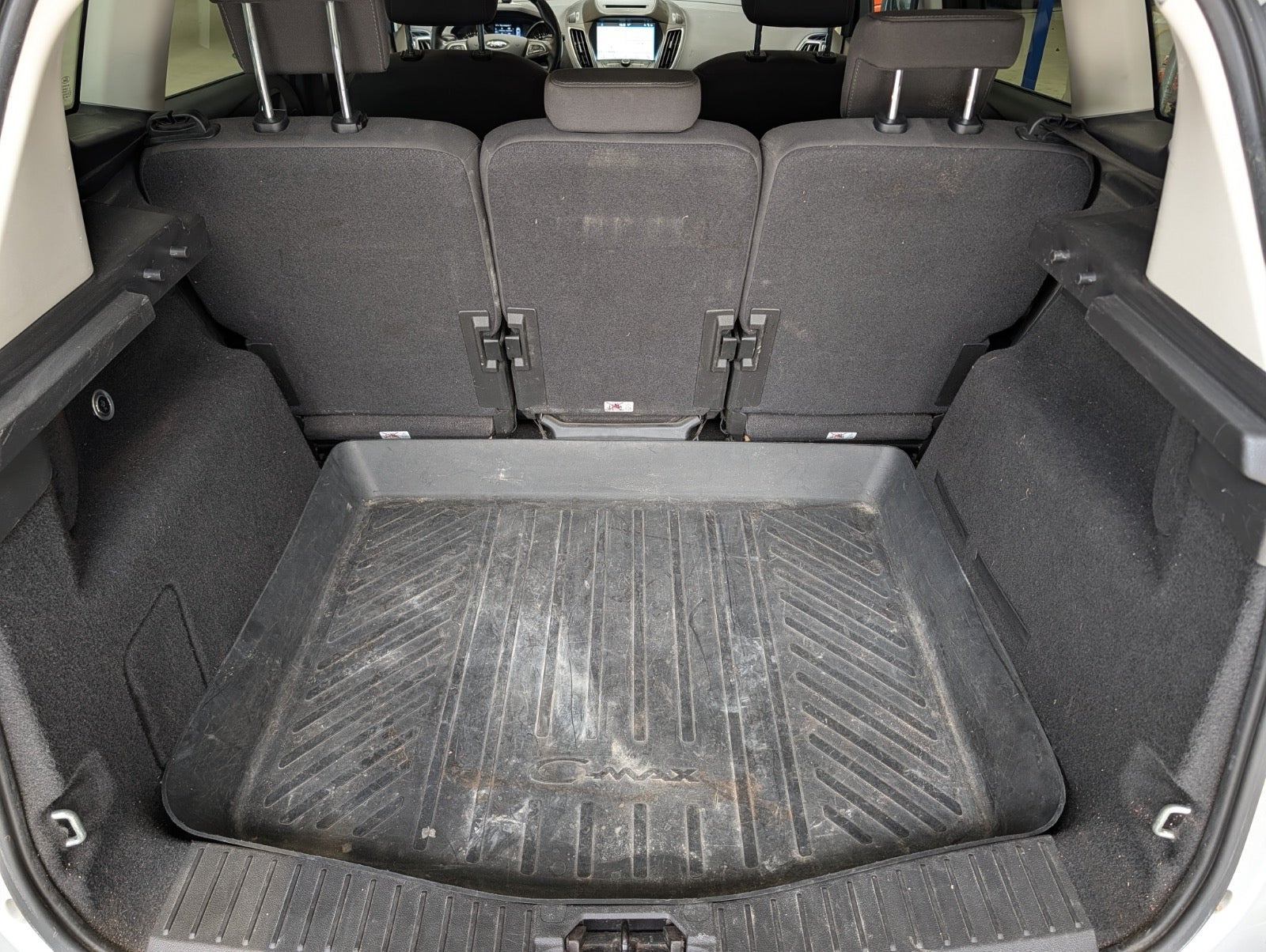 Sølv Ford C-MAX fra 2018