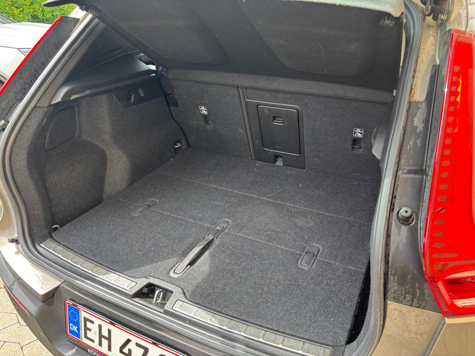 Beige Volvo XC40 fra 2020