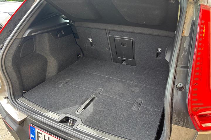 Beige Volvo XC40 fra 2020