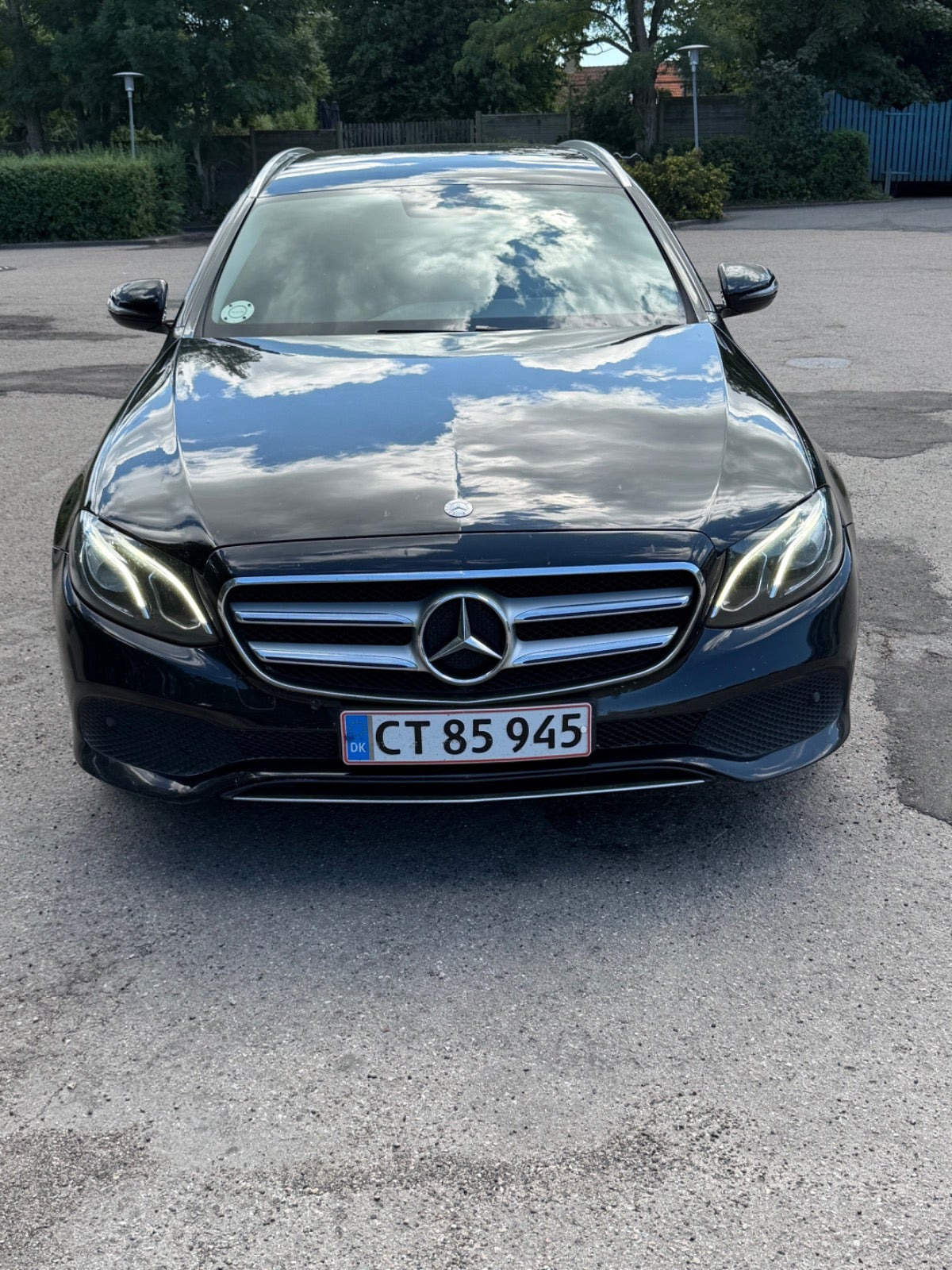 Sort Mercedes E220 d fra 2016