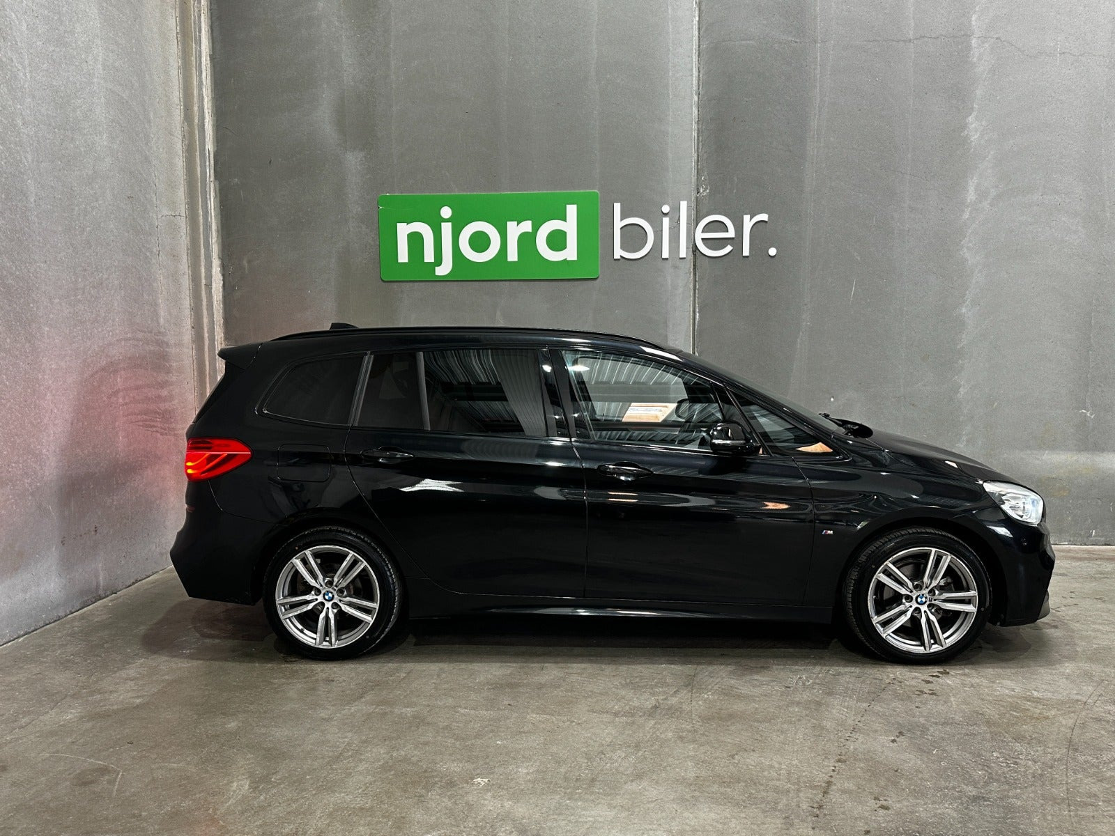 undefined BMW 218d fra 2017