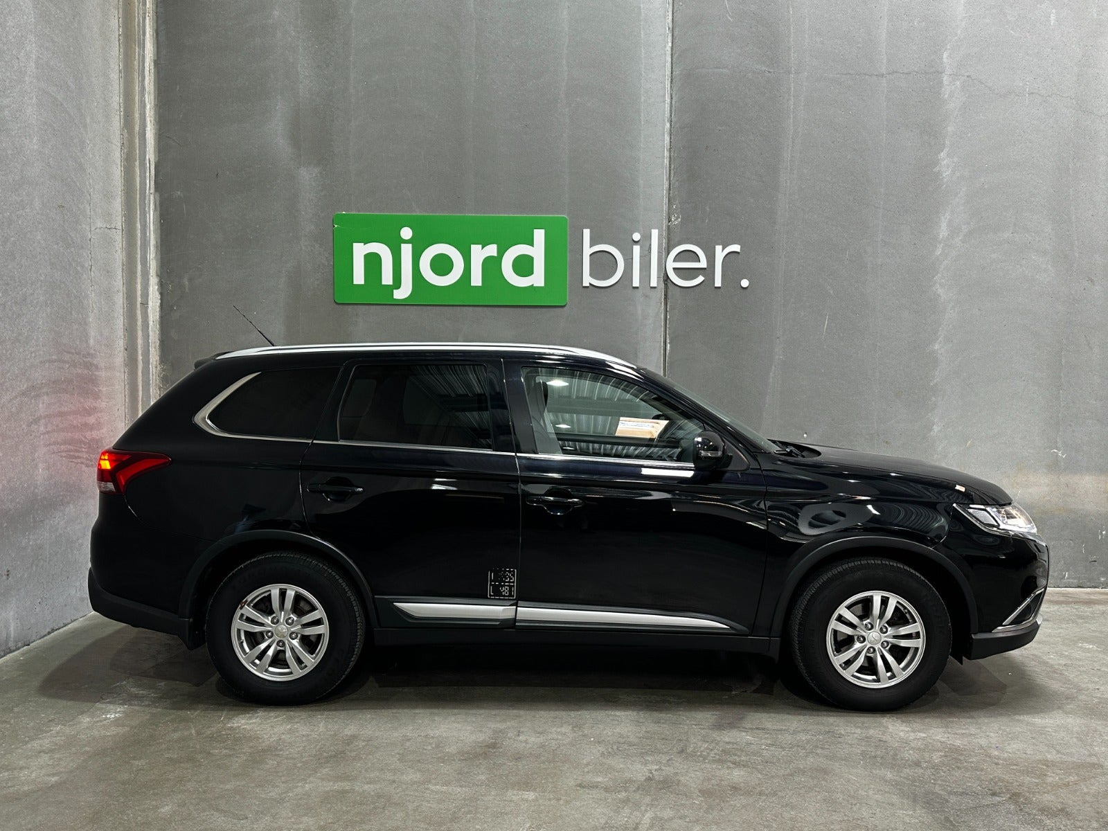 undefined Mitsubishi Outlander fra 2016