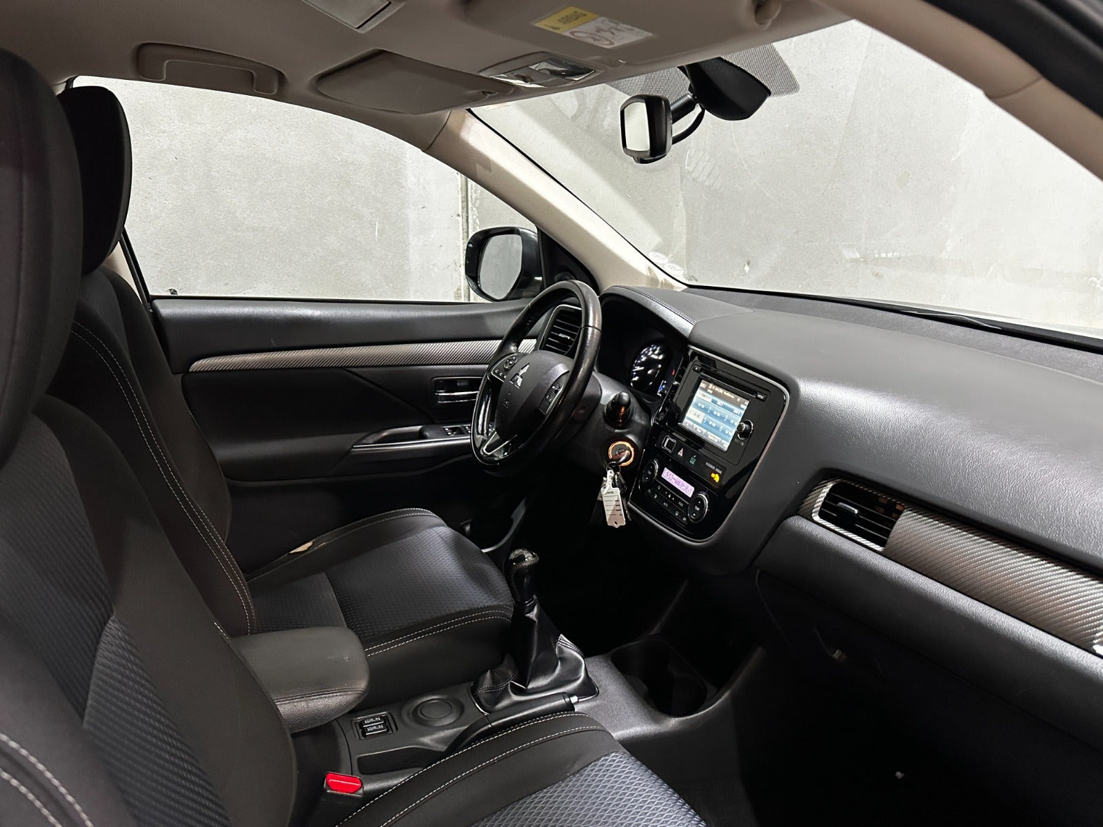 undefined Mitsubishi Outlander fra 2016