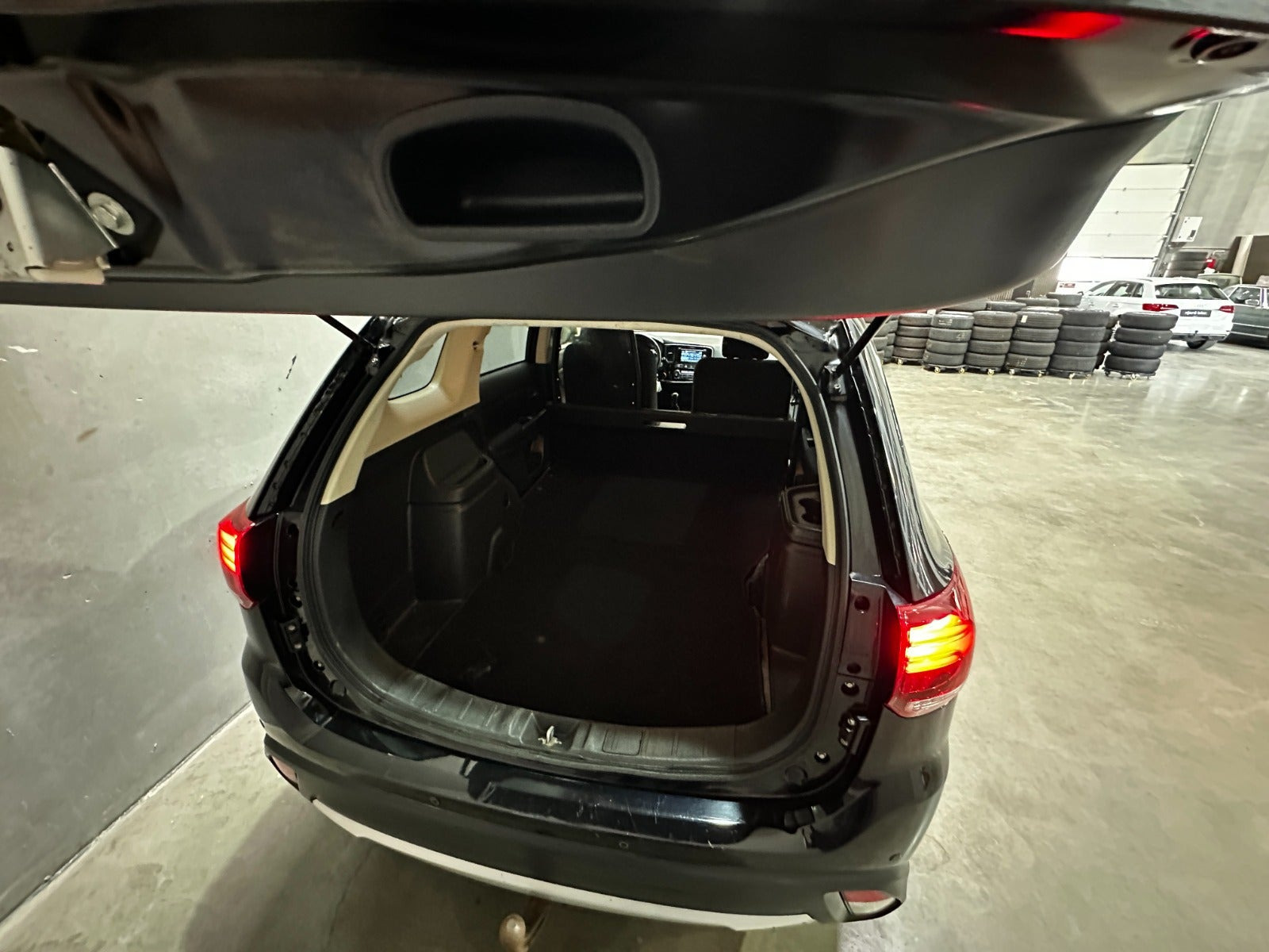 undefined Mitsubishi Outlander fra 2016