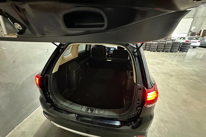 undefined Mitsubishi Outlander fra 2016
