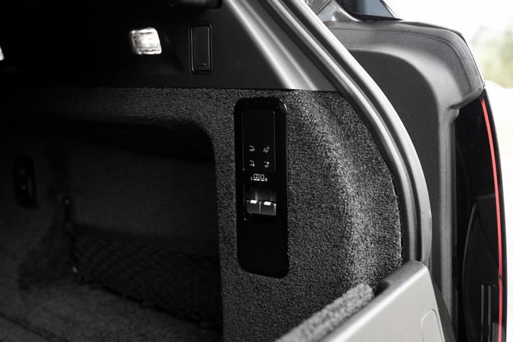Grå Land Rover Range Rover fra 2023