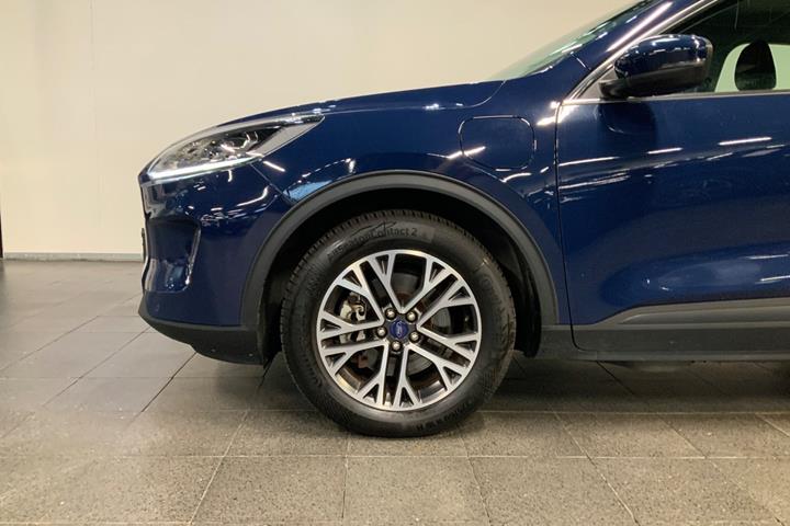 Blå Ford Kuga fra 2020