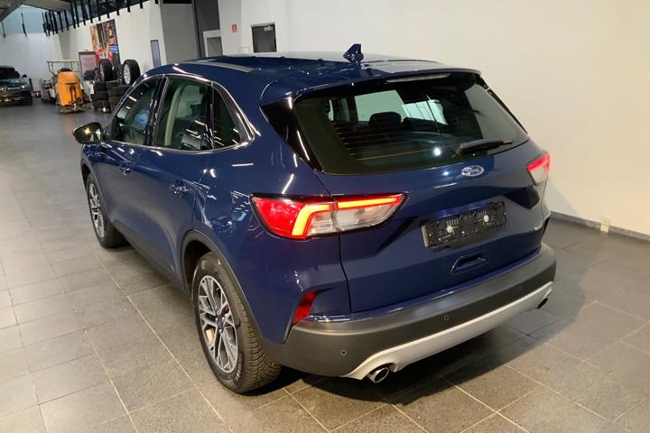 Blå Ford Kuga fra 2020