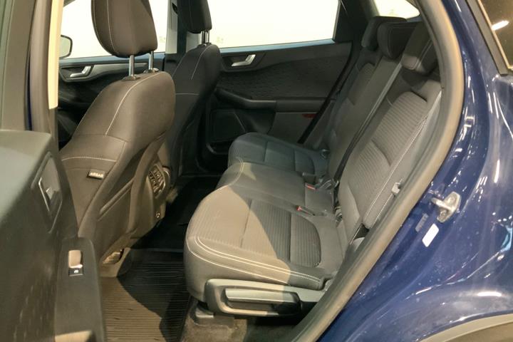 Blå Ford Kuga fra 2020