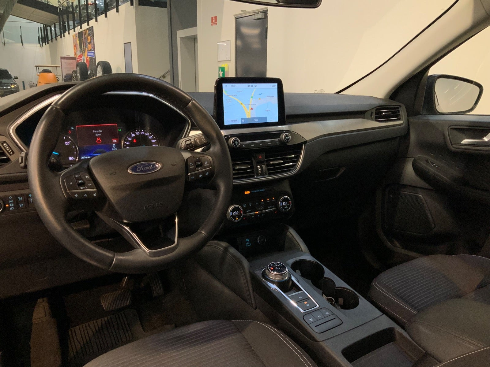 Blå Ford Kuga fra 2020