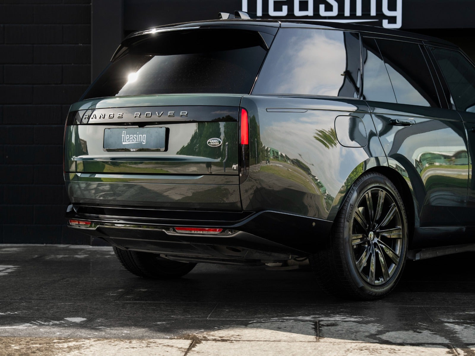 Grøn Land Rover Range Rover fra 2023